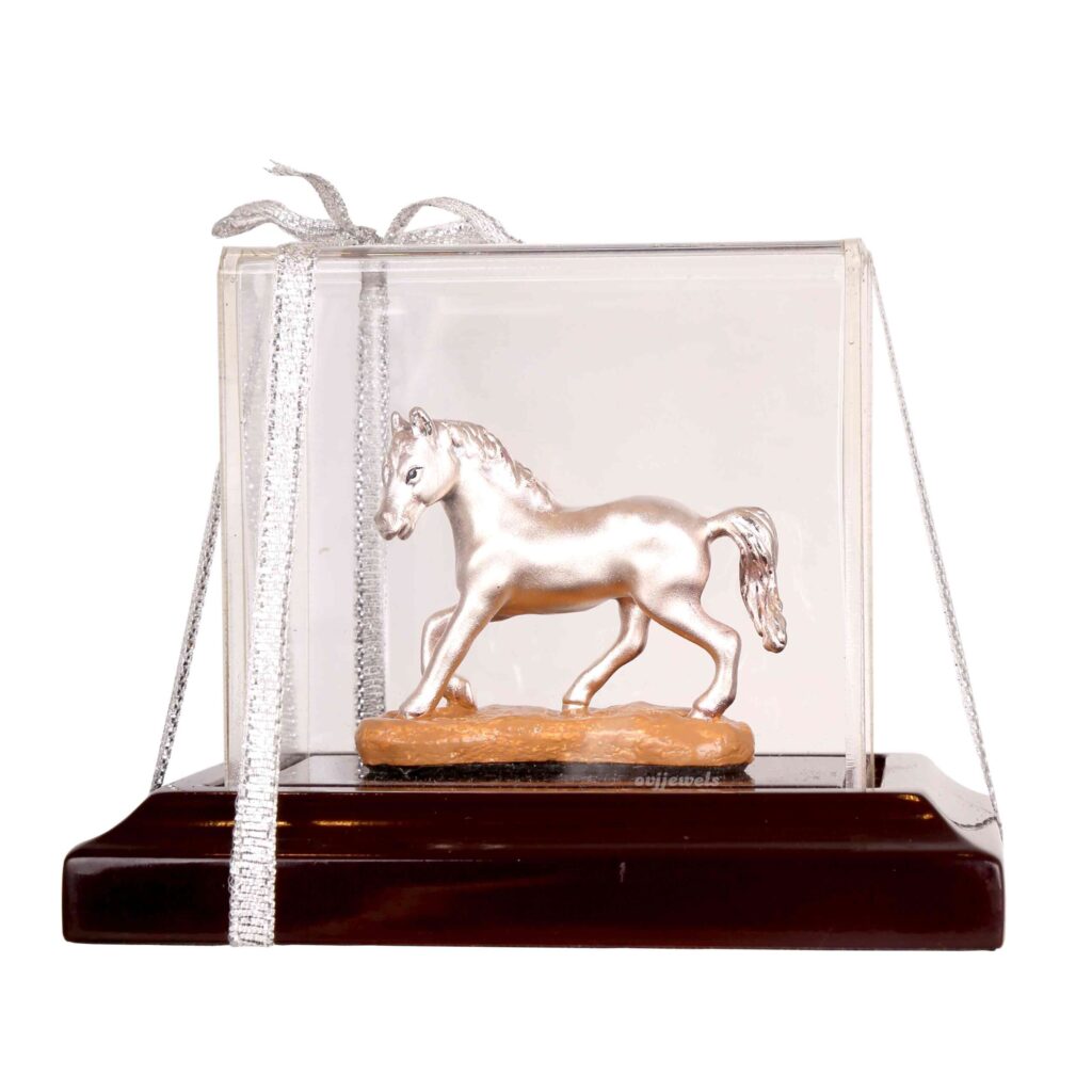 Silver horse idol