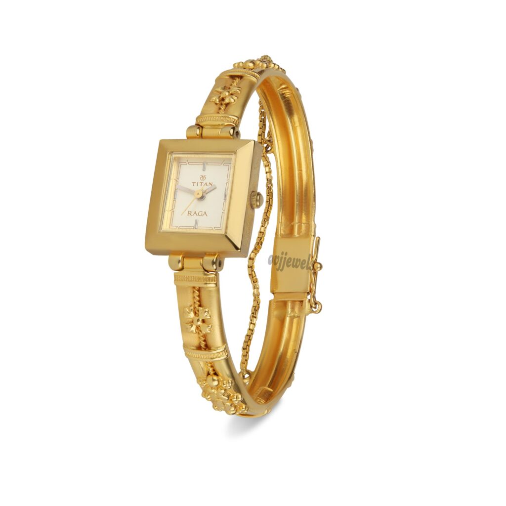 Glamourous Women Gold Watch