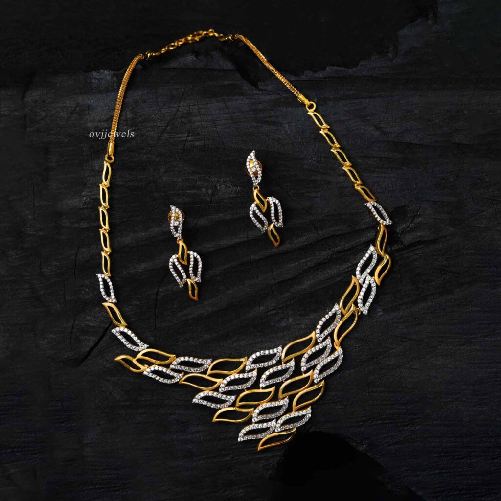 Gold designer zircon stone short necklace with earrings