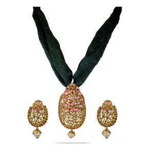 Antiques Women  Pendent Set