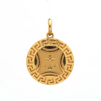 Anchor Gold Pendant – Stylish Nautical Design