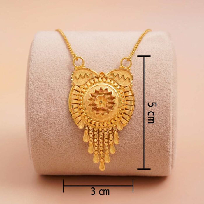 101-101111799-c 22k gold pendant, gold pendant design, traditional gold pendant, antique gold pendant, floral gold pendant, south indian pendant, bridal gold pendant, womens gold jewellery, fancy gold pendant, ethnic gold pendant, handmade gold pendant, designer gold pendant, gold chain pendant, OVJ Jewels,