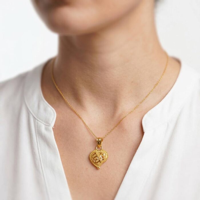 101-26L1282-b 22k gold pendant, heart gold pendant, ladies gold pendant design, stylish gold pendant, designer heart pendant, lightweight gold pendant, daily wear gold pendant, fancy gold pendant, traditional gold pendant, modern gold pendant, women gold jewellery, gold heart locket, trendy gold pendant design, ovjjewels, 22k
