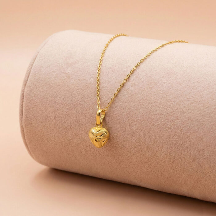 101-25L3176 22k gold heart pendant, gold heart pendant, heart pendant necklace, ladies gold pendant, women heart pendant, cute gold pendant, small heart pendant, lightweight gold pendant, gold jewelry online, heart shape pendant, daily wear gold pendant,